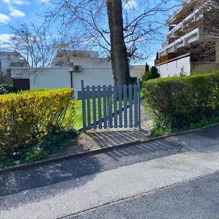 Mikszath Apartman Lägenhet