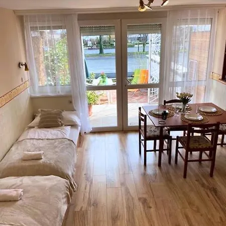 Mikszath Apartman شقة