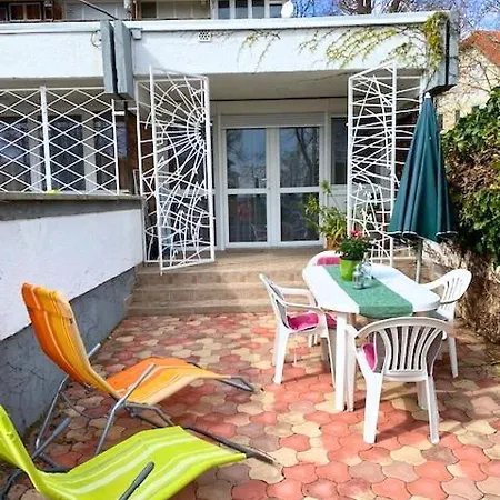 Mikszath Apartman Lägenhet